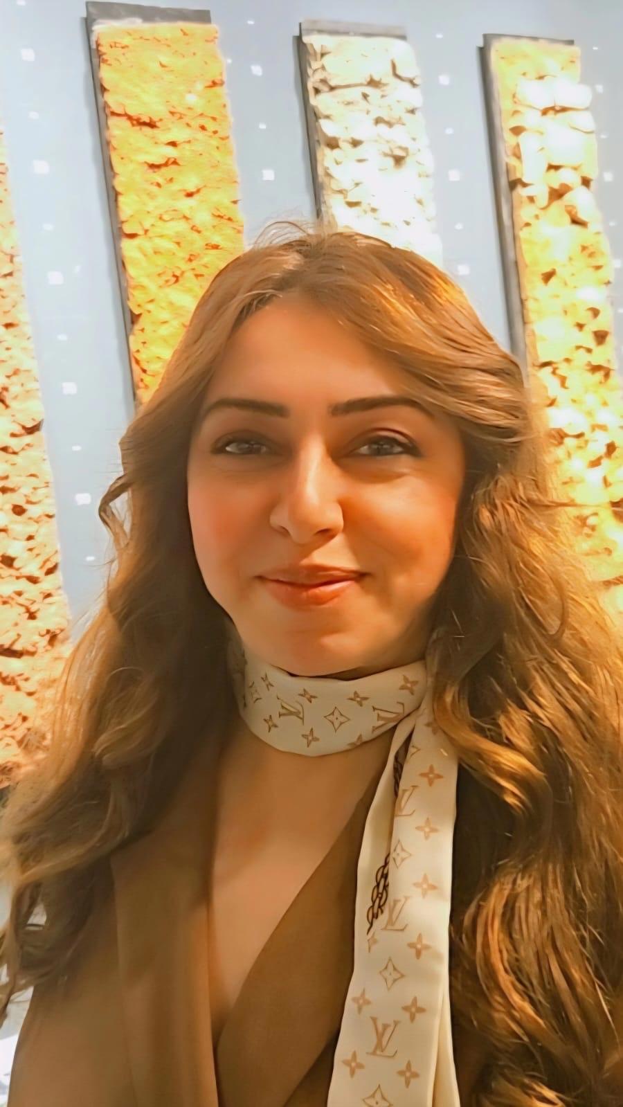 /media/2xsdty5o/chrow_khurshid.jpg